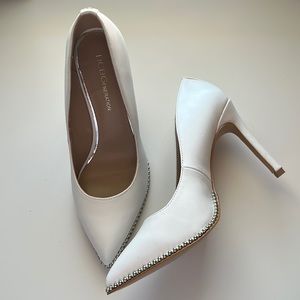 BCBGeneration White Pumps